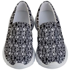 Dark Camo Style Design Kid s Lightweight Slip Ons by dflcprints