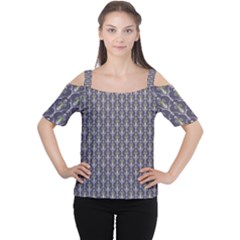 Seamless-pattern Gray Cutout Shoulder Tee