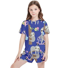 Hand-drawn-cute-sloth-pattern-background Kids  Tee And Sports Shorts Set