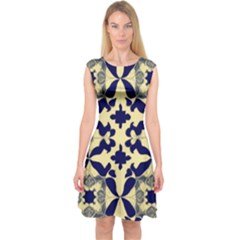 Royal Fractal Pattern 3 Capsleeve Midi Dress