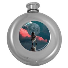 Astronaut-moon-space-nasa-planet Round Hip Flask (5 Oz)