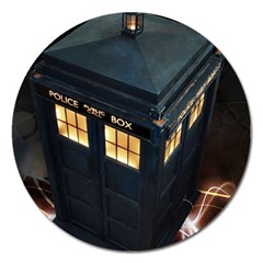 Tardis Bbc Doctor Who Dr Who Magnet 5  (round) by Cendanart